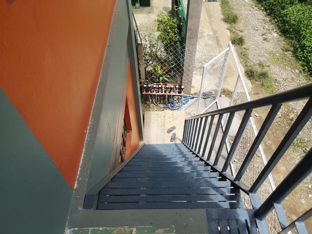 Estrelle Orange House - Backpackers Hub Daire Puerto Princesa Dış mekan fotoğraf