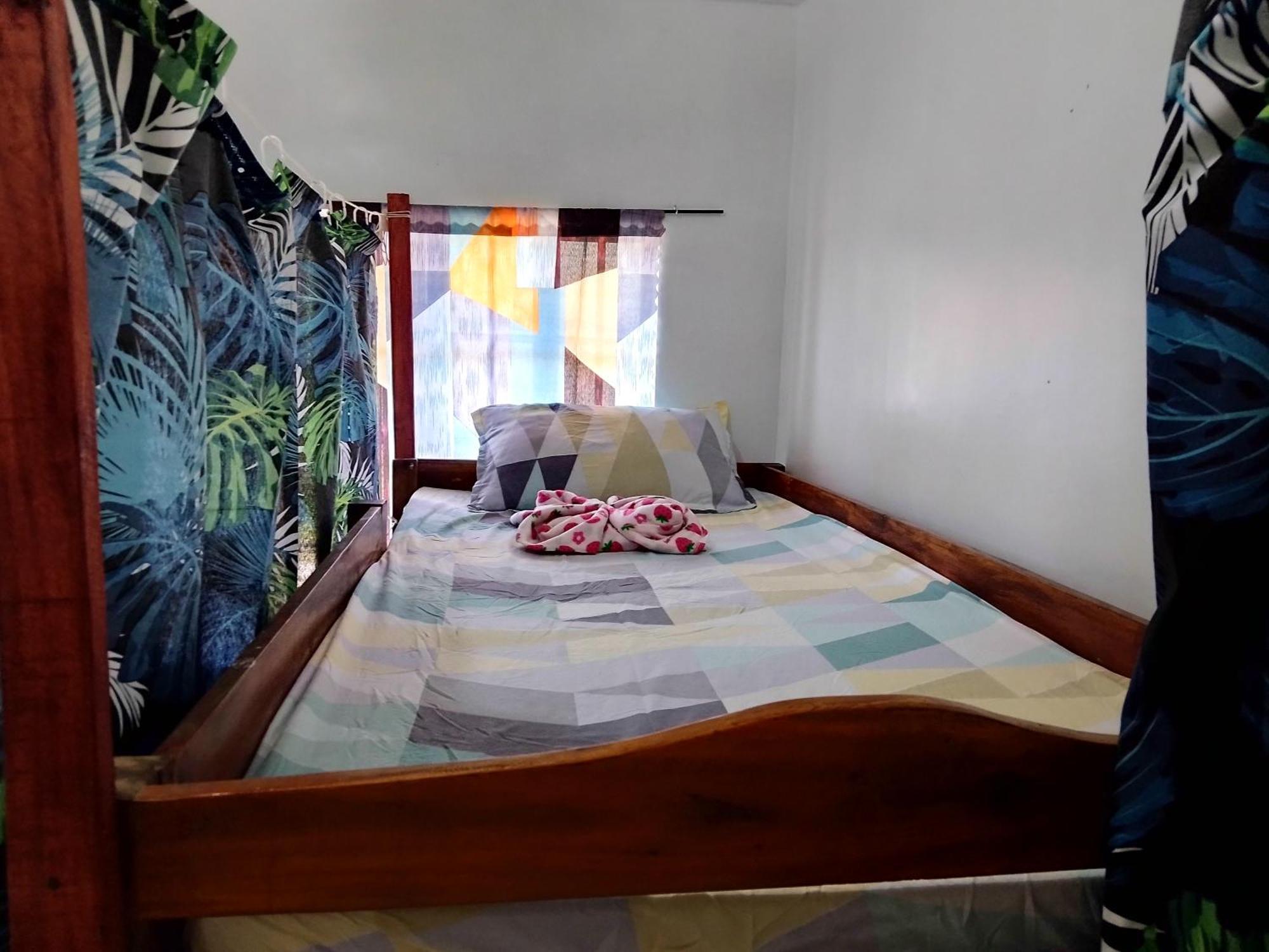 Estrelle Orange House - Backpackers Hub Daire Puerto Princesa Dış mekan fotoğraf