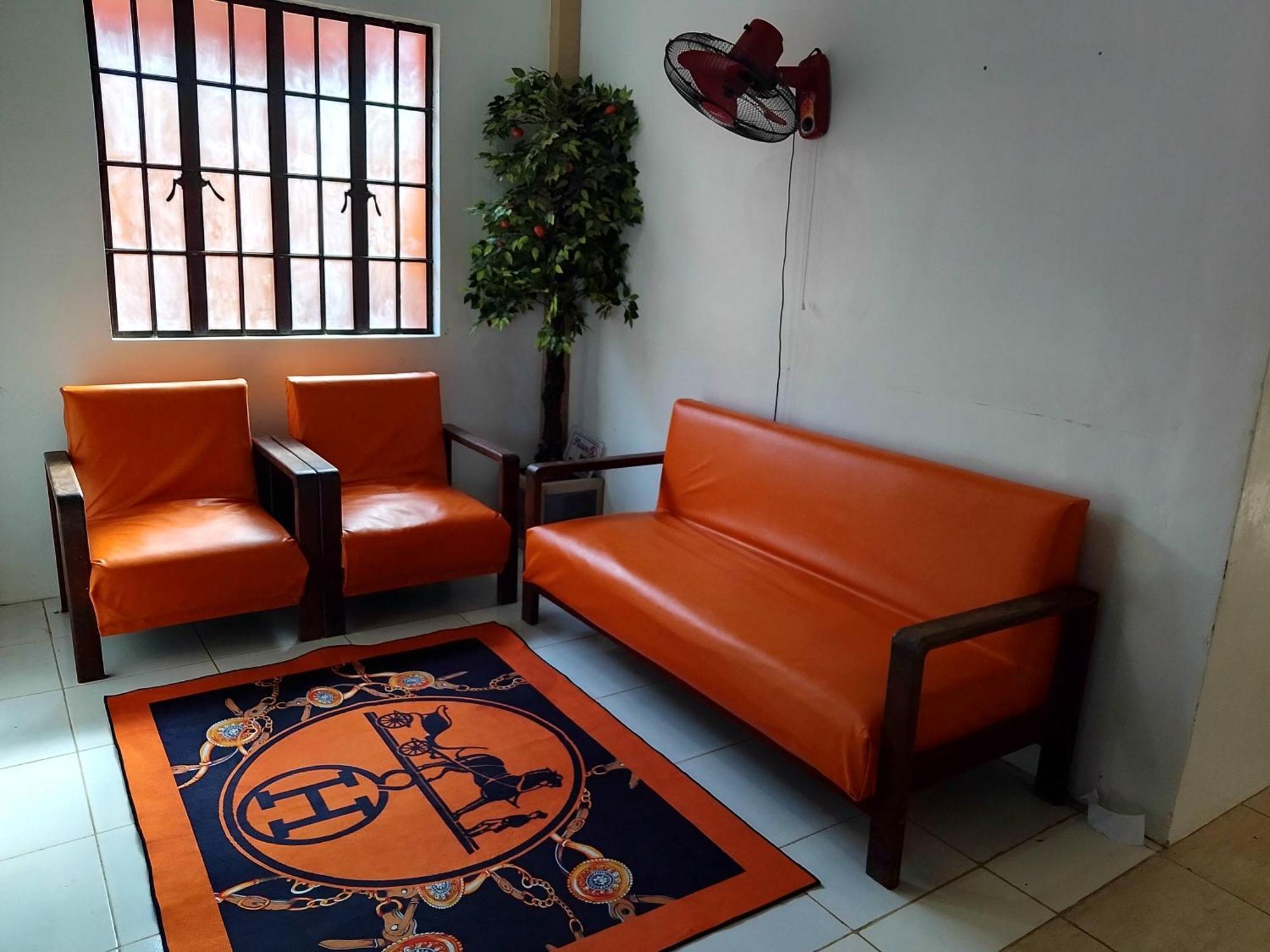 Estrelle Orange House - Backpackers Hub Daire Puerto Princesa Dış mekan fotoğraf